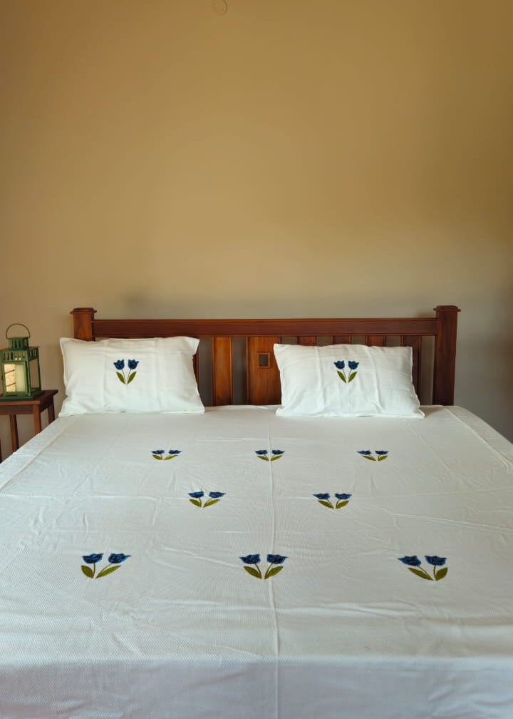 Applique embroidery sheet+ 2 pillow covers