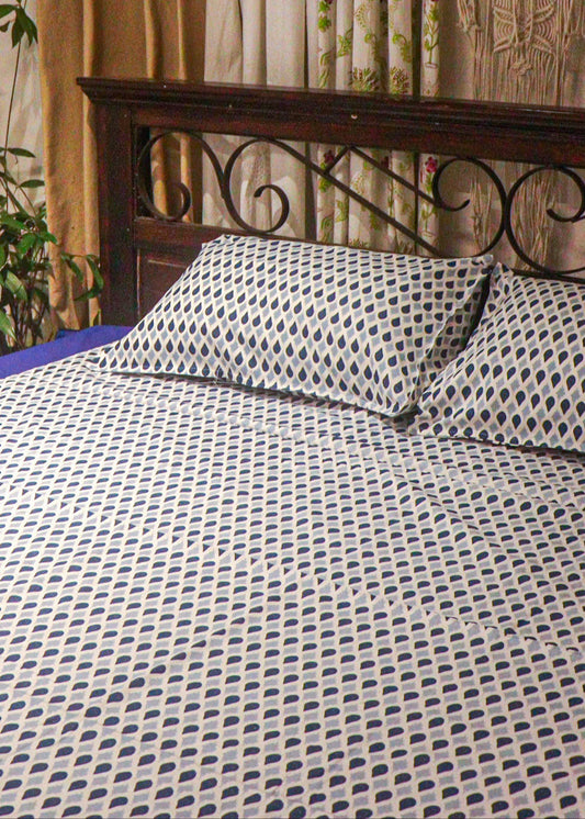 Cotton Handloom Sheets with Plain Borders +2 pillow covers