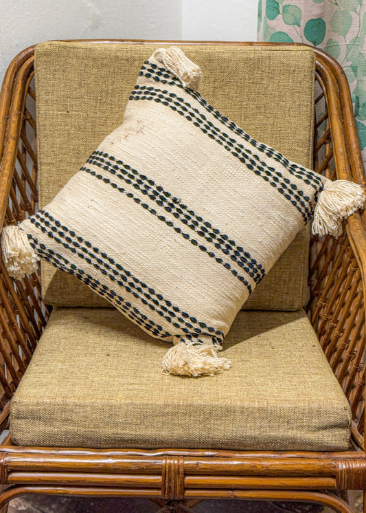 Jute cushion cover with tassels