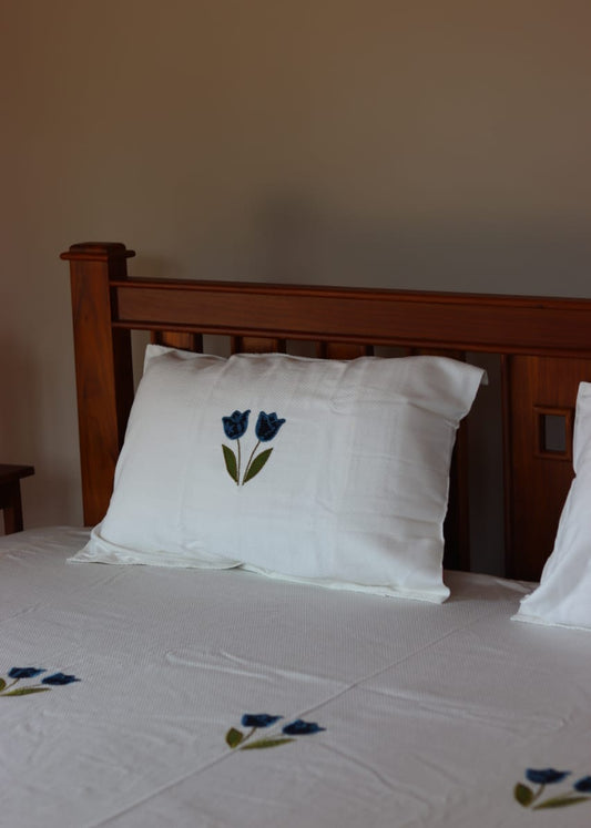 Applique embroidery sheet+ 2 pillow covers