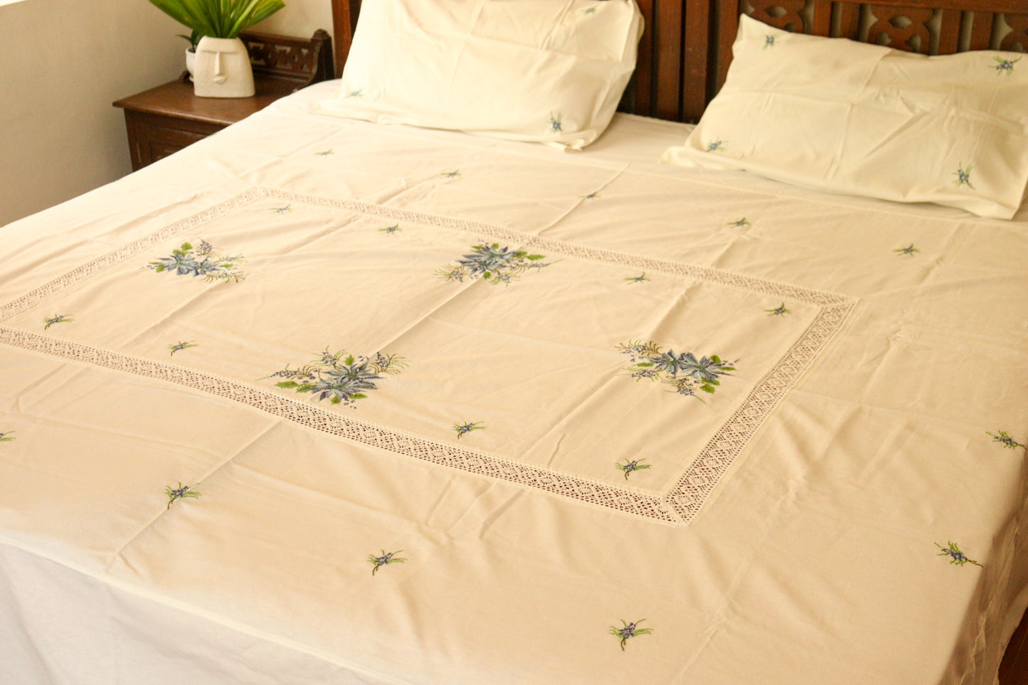 Cross Stitch Embroidery Bedsheets +2 pillow covers